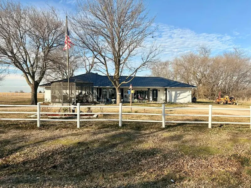 636 County Road 1535, Bonham, TX 75418