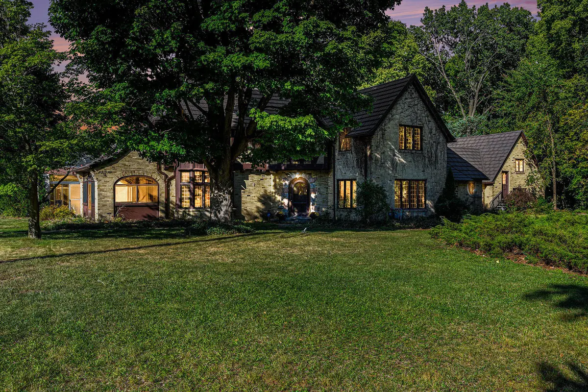 400 E Hoffman ST, Three Rivers City, MI 49093