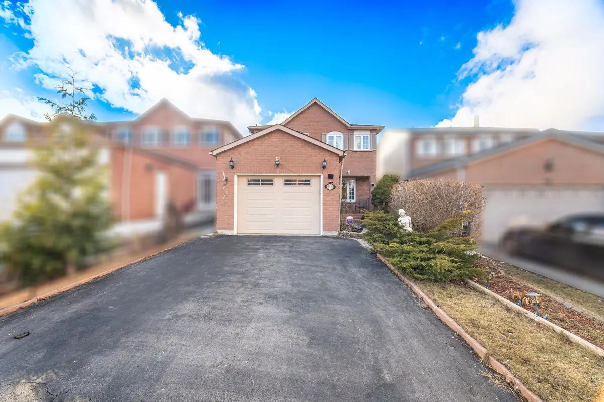 54 Niagara PL, Brampton, ON L6S 4Y8