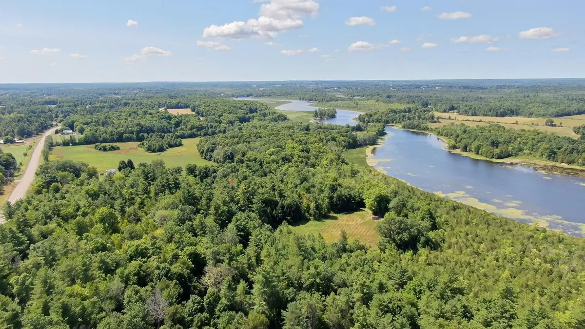 003 Lyndhurst RD, Leeds And The Thousand Islands, ON K0E 1L0