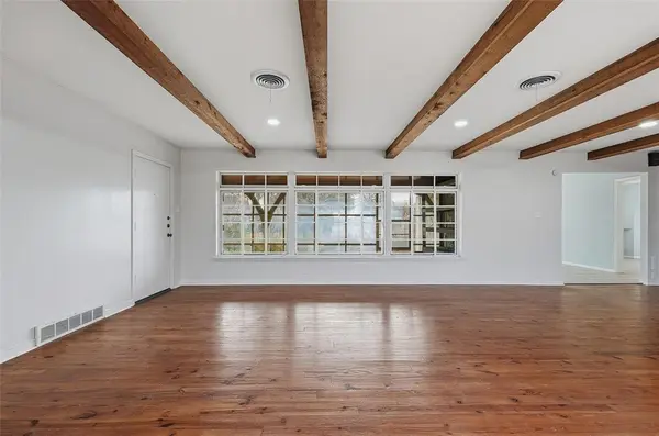 1901 Bluebird Avenue, Fort Worth, TX 76111