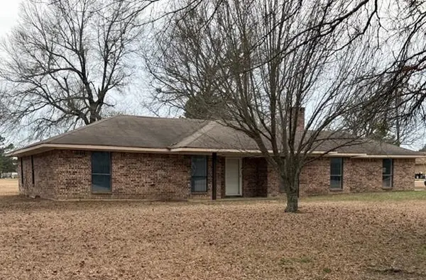 683 Farm Road 2820, Sumner, TX 75486