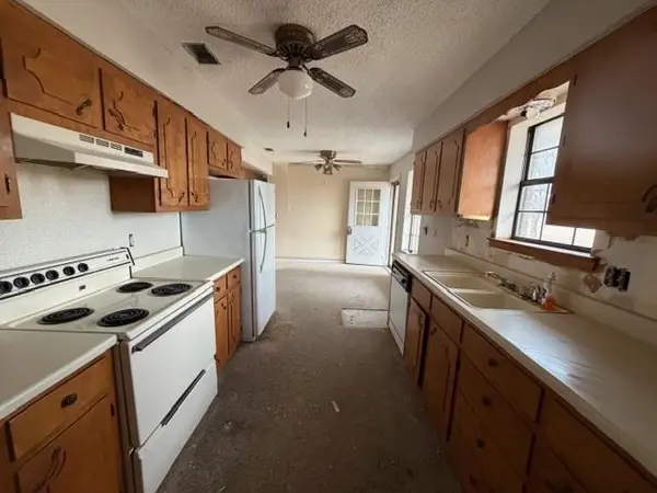 683 Farm Road 2820, Sumner, TX 75486