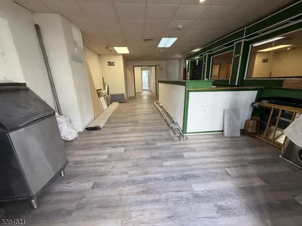 313 Cross St, Harrison Town, NJ 07029