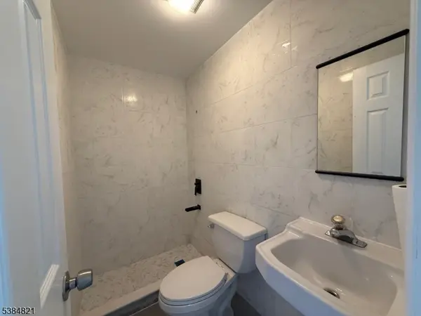 313 Cross St, Harrison Town, NJ 07029