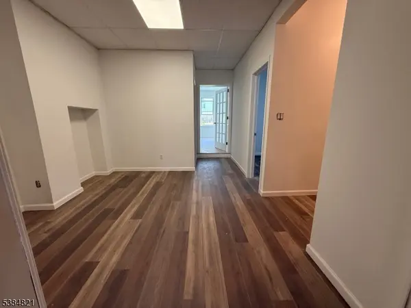 313 Cross St, Harrison Town, NJ 07029