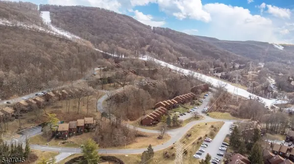 1 Deer Valley Ln #2, Vernon Twp., NJ 07462