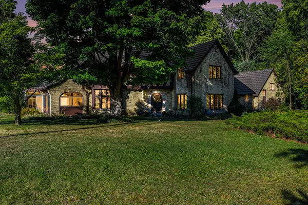 400 E Hoffman ST, Three Rivers City, MI 49093