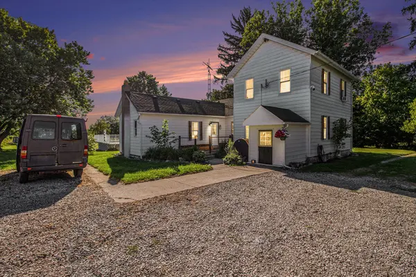 7350 Sanford RD, Cohoctah Twp, MI 48855