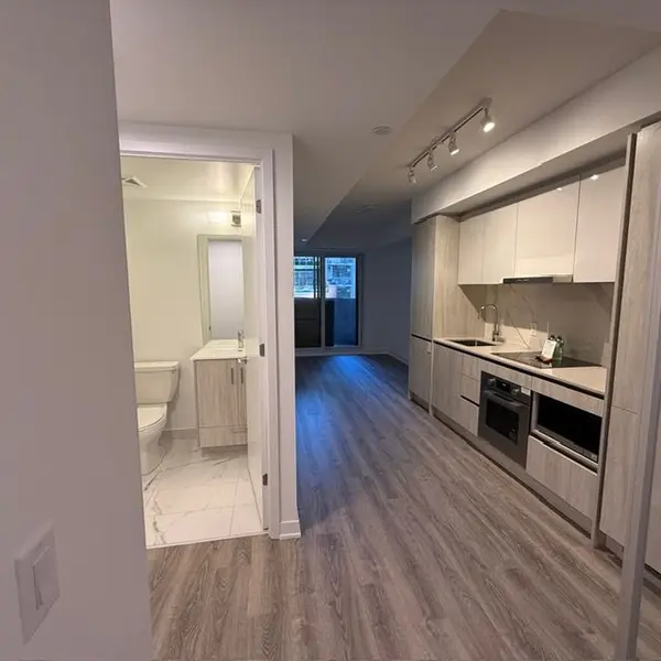 180 Front ST E #703, Toronto C08, ON M5A 0A9