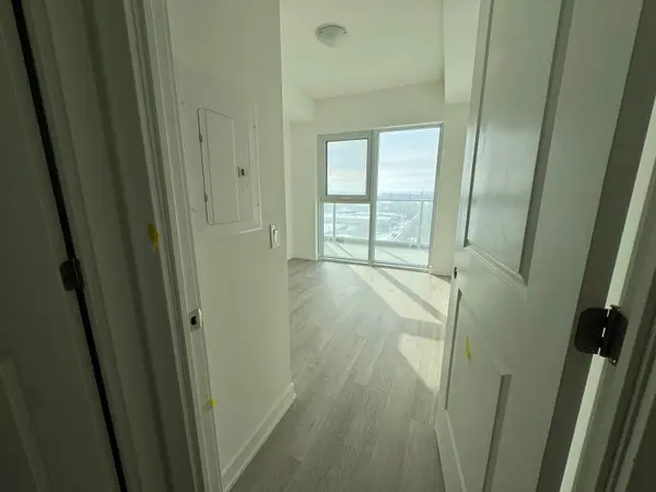 1010 Sandy Beach RD #2605, Pickering, ON L1W 0C7