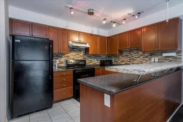 43 Coulter ST #20, Barrie, ON L4N 6L9