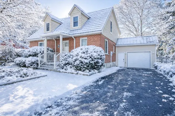 25 Holgate ST,  Barrie,  ON L4N 2T6