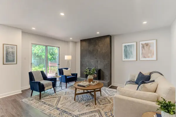 21 Autumn LN, Barrie, ON L4N 6G8