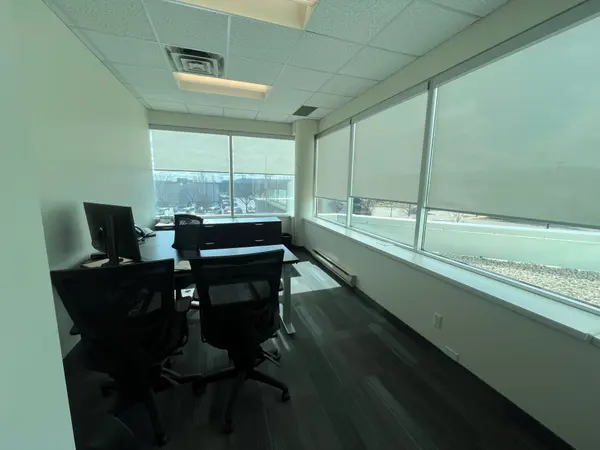 1001 Champlain AVE #204, Burlington, ON L7L 5Z4