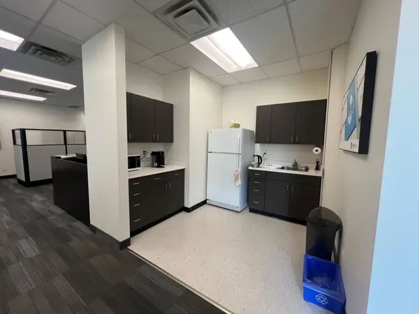 1001 Champlain AVE #204, Burlington, ON L7L 5Z4