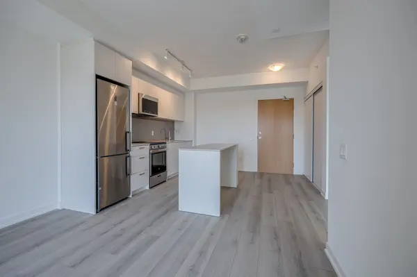 1787 St Clair AVE W #723, Toronto W03, ON M6N 0B7