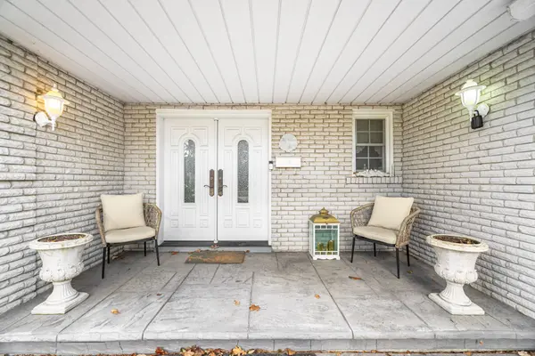 1511 Ifield RD, Mississauga, ON L5H 3V8