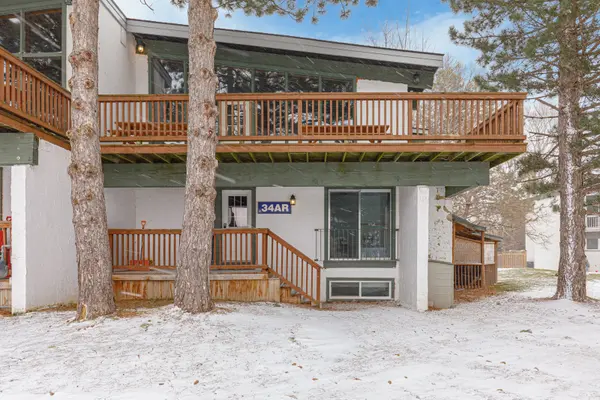 141 Kandahar LN, Blue Mountains, ON L9Y 0N3