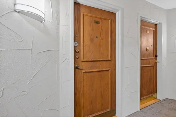 40 Arthur ST #601, West Centre Town, ON K1R 7T5