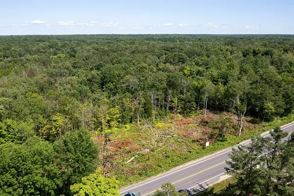 178 High ST, Georgian Bay, ON P0C 1H0