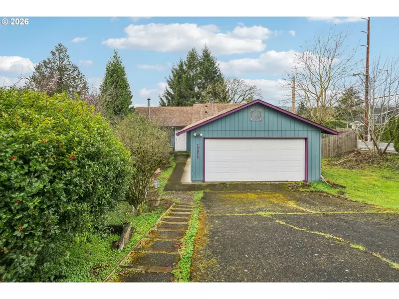 17511 SE SCRUTTON LN, Milwaukie, OR 97267