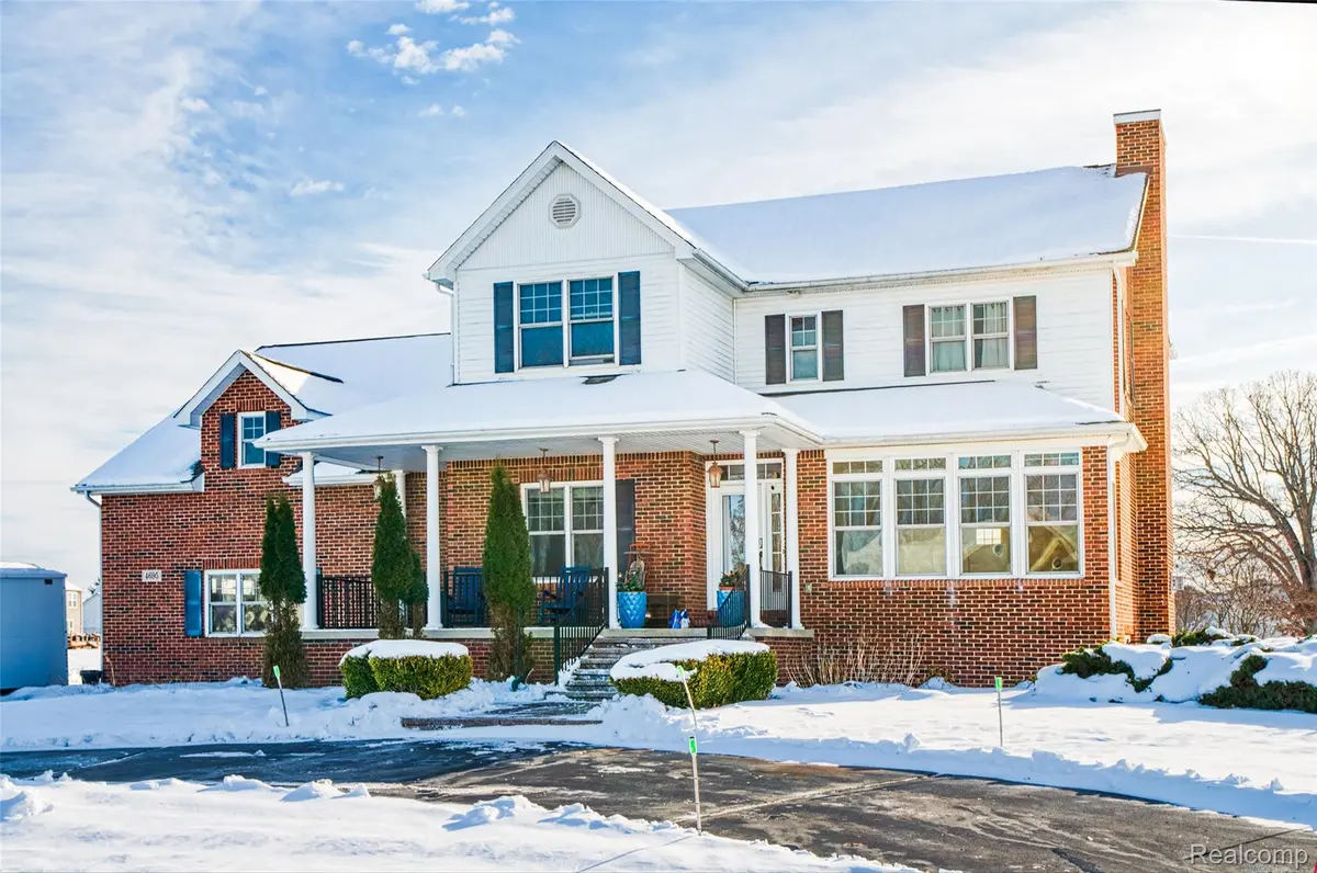 4695 Emerald Valley LOOP, Handy Township, MI 48836