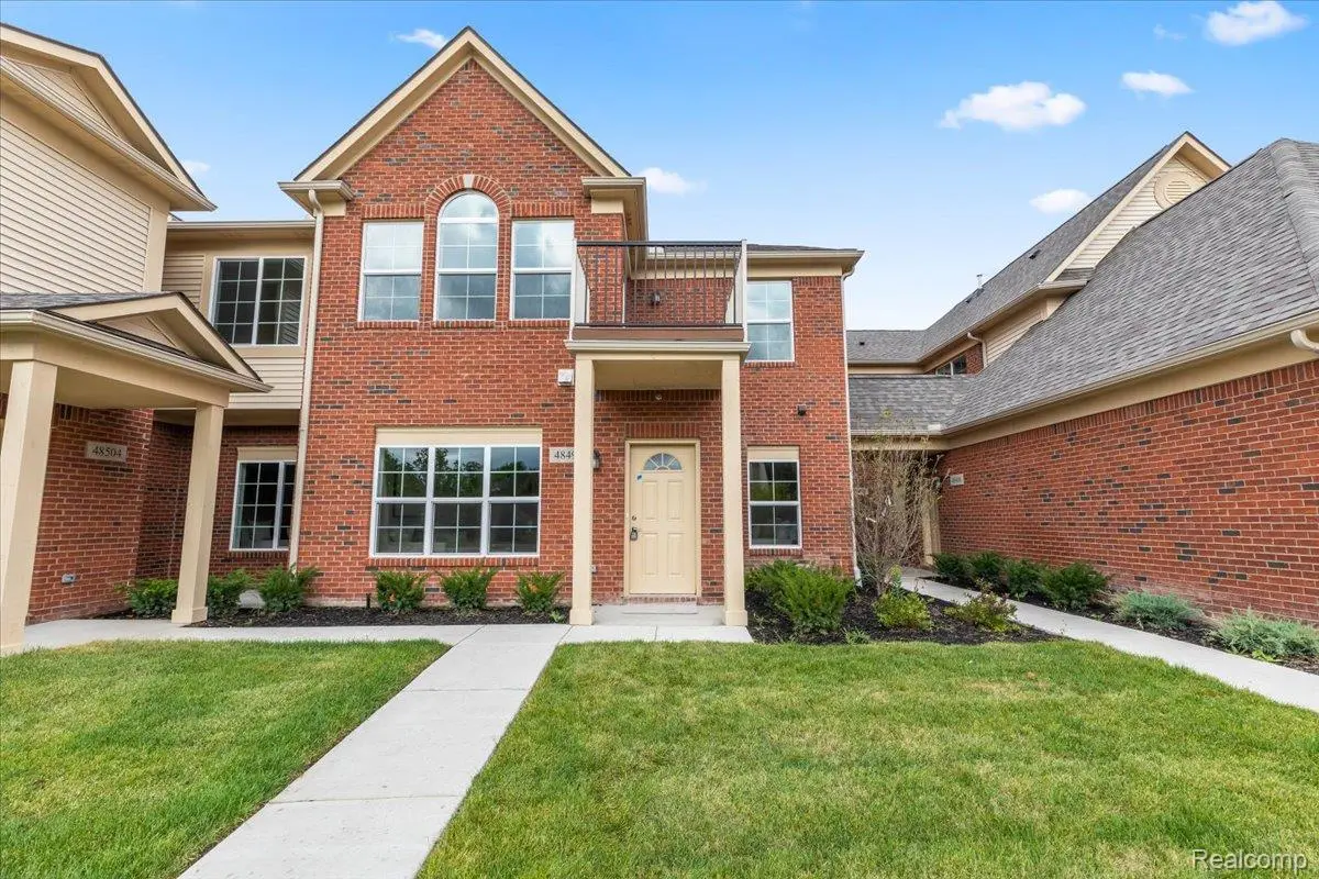 48516 Bridge Way #564, Canton Charter Township, MI 48188