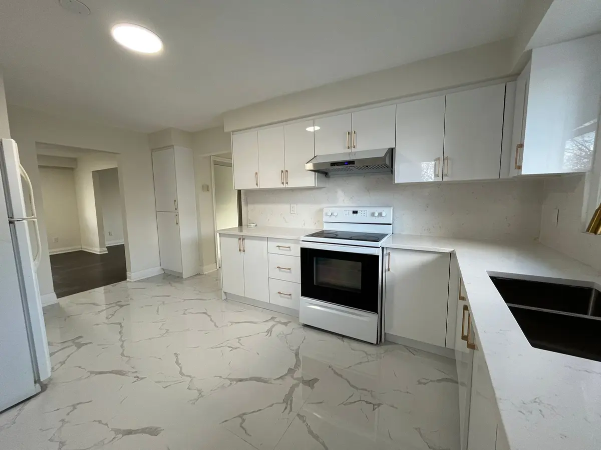 617 West 5th ST, Hamilton, ON L9C 3R1