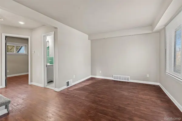 4845 University PL, Detroit, MI 48224