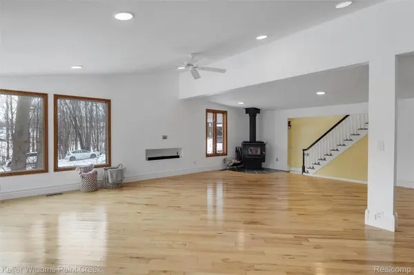 2390 Noble RD, Addison Township, MI 48370