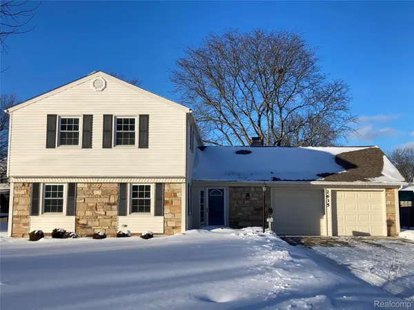 2635 Renshaw DR, Troy, MI 48085