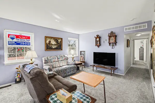 23588 N Rockledge, Novi, MI 48375