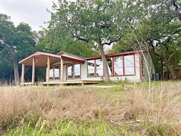 106 Caddo, Smithville, TX 78957