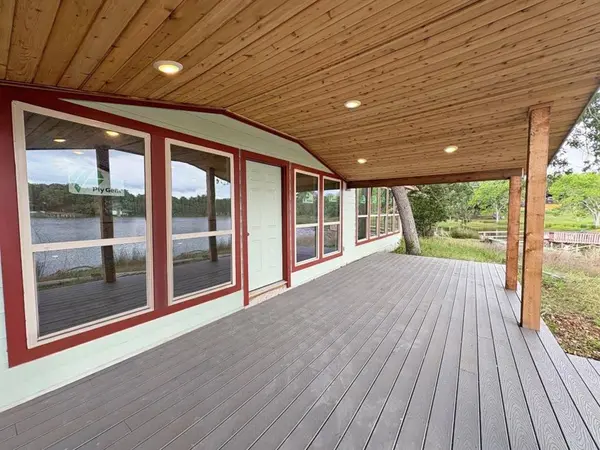 106 Caddo, Smithville, TX 78957