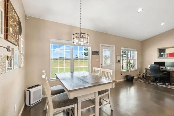 1106 Private Road 425, Whitewright, TX 75491