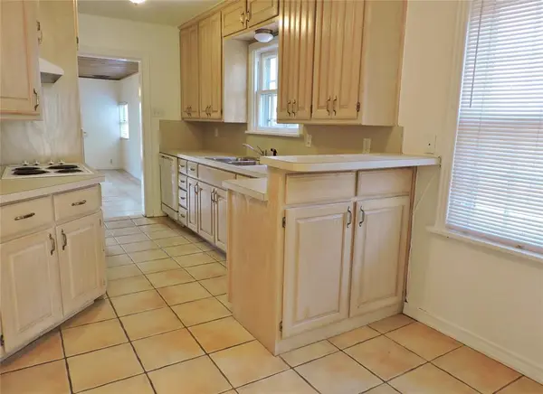 3425 Westcliff Road S, Fort Worth, TX 76109