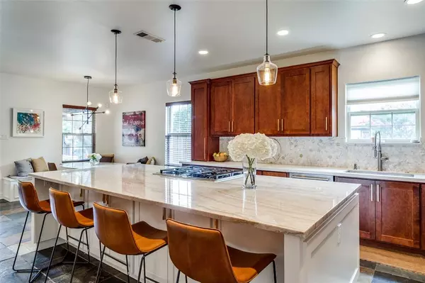 Dallas, TX 75206,6002 Mercedes Avenue