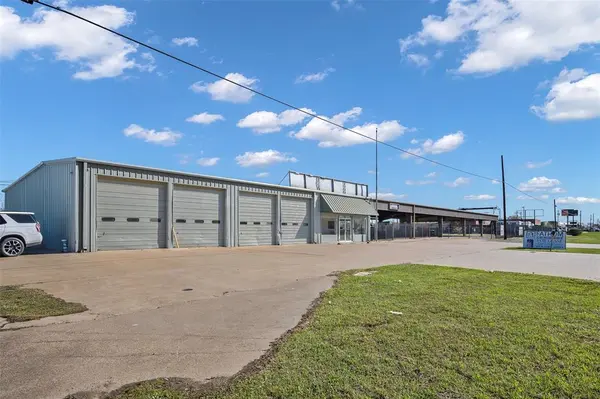 2824 W Main Street, Gun Barrel City, TX 75156