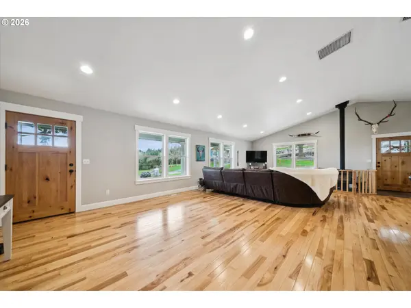 14980 S TEASEL CREEK RD, Molalla, OR 97038