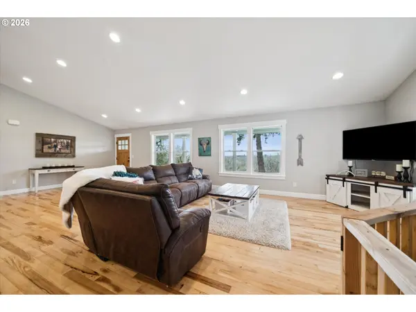 14980 S TEASEL CREEK RD, Molalla, OR 97038