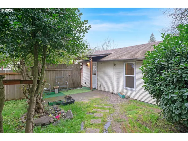 1702 AUGUSTA ST, Eugene, OR 97403