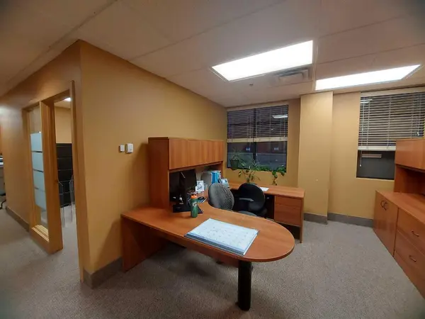 4320 50 AVE #101, Red Deer, AB T4N 3Z6