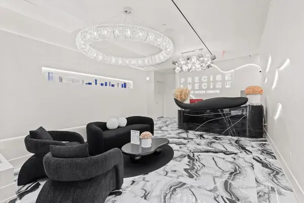 38 Avenue RD #1-2, Toronto C02, ON M5R 2G2