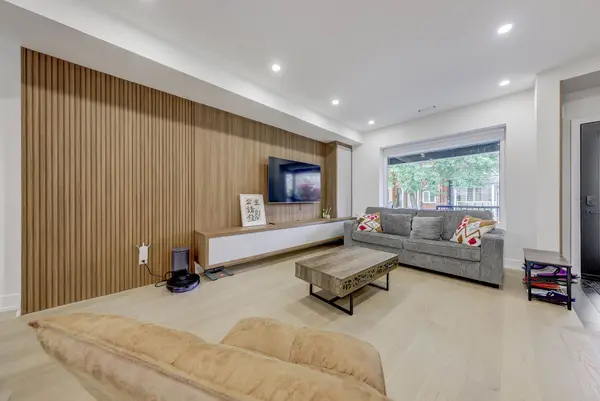 431 Roxton RD, Toronto C01, ON M6G 3R5