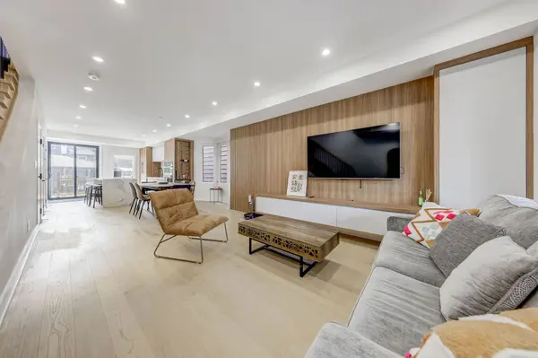 431 Roxton RD, Toronto C01, ON M6G 3R5