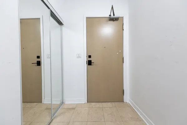 18 Holmes AVE #1812, Toronto C14, ON M2N 0E1