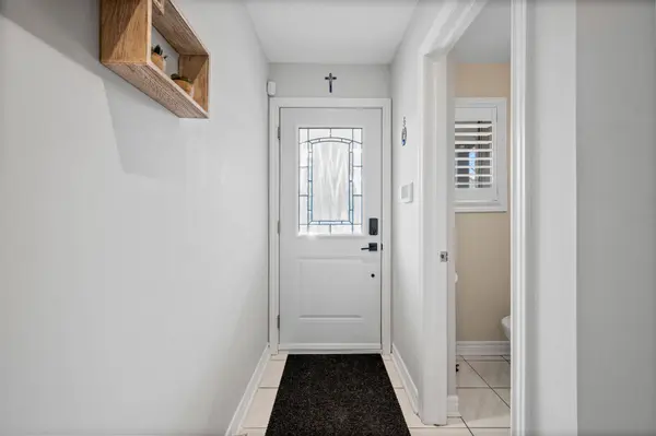 24 Manorwood CT, Caledon, ON L7E 2S9