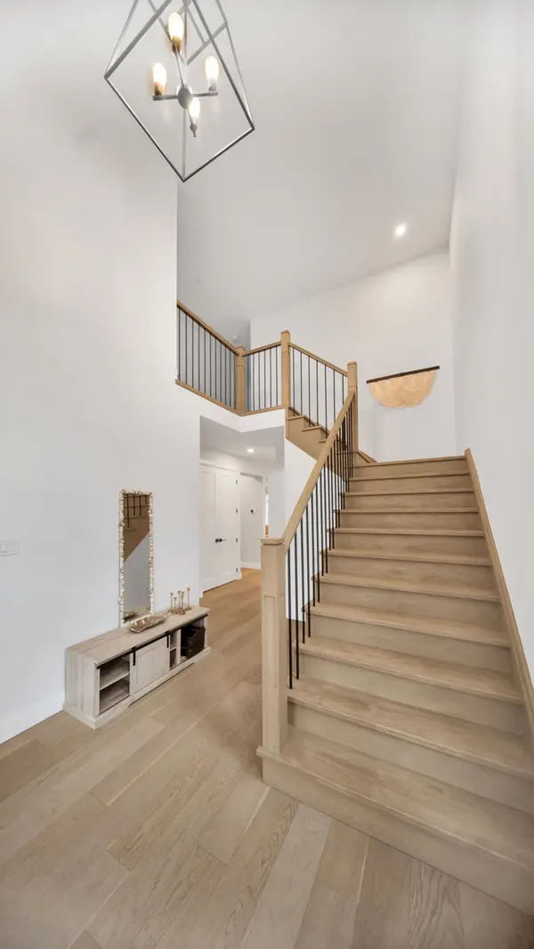 68 Locky LN, Middlesex Centre, ON N0L 1R0