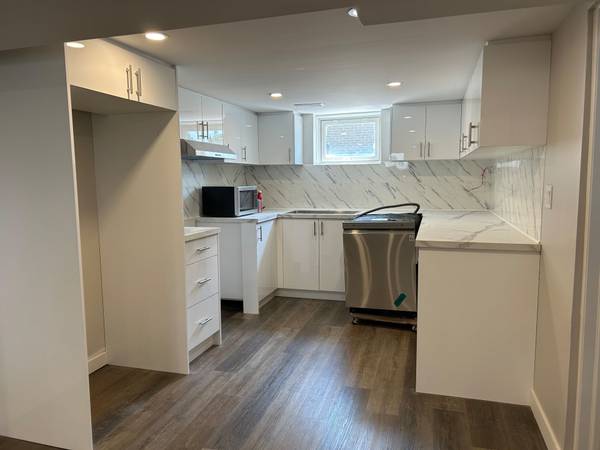 269 West 5th ST N #BSMT, Hamilton, ON L9C 3N9